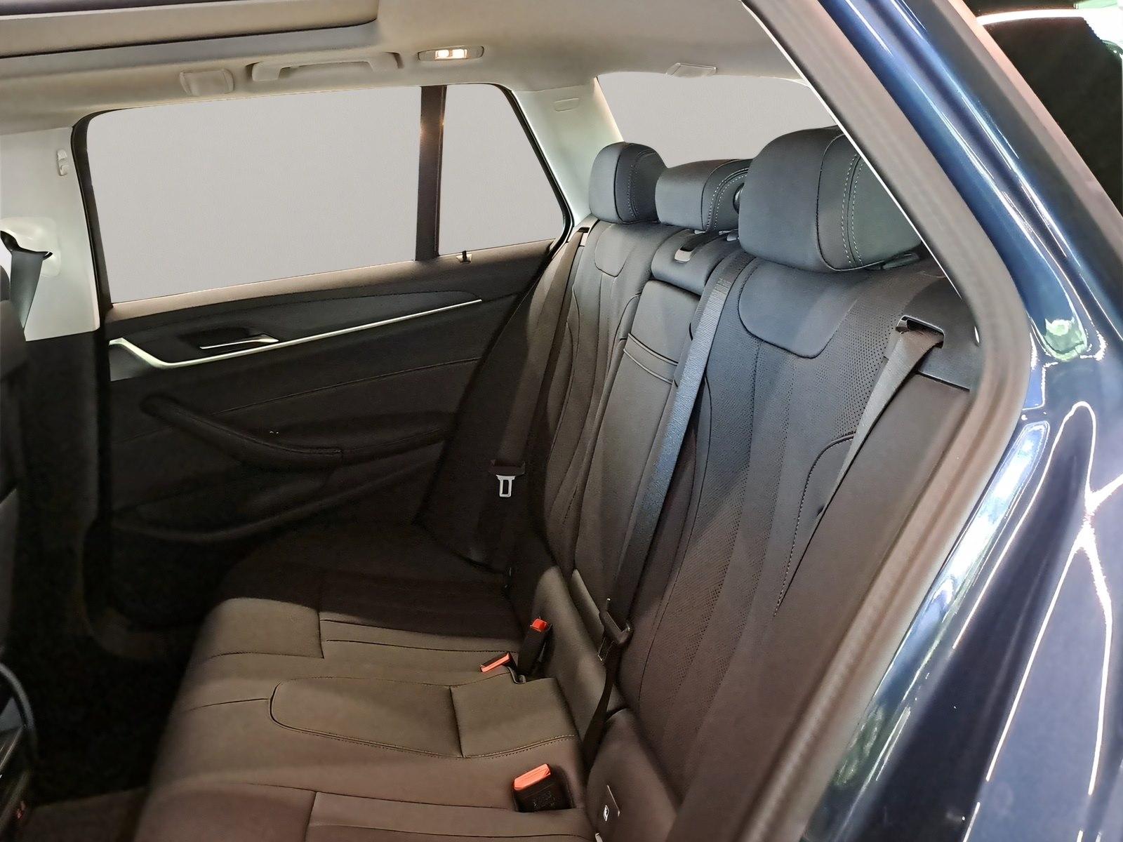 BMW 530i Touring LiveCockpitProf Head-Up Kamera
