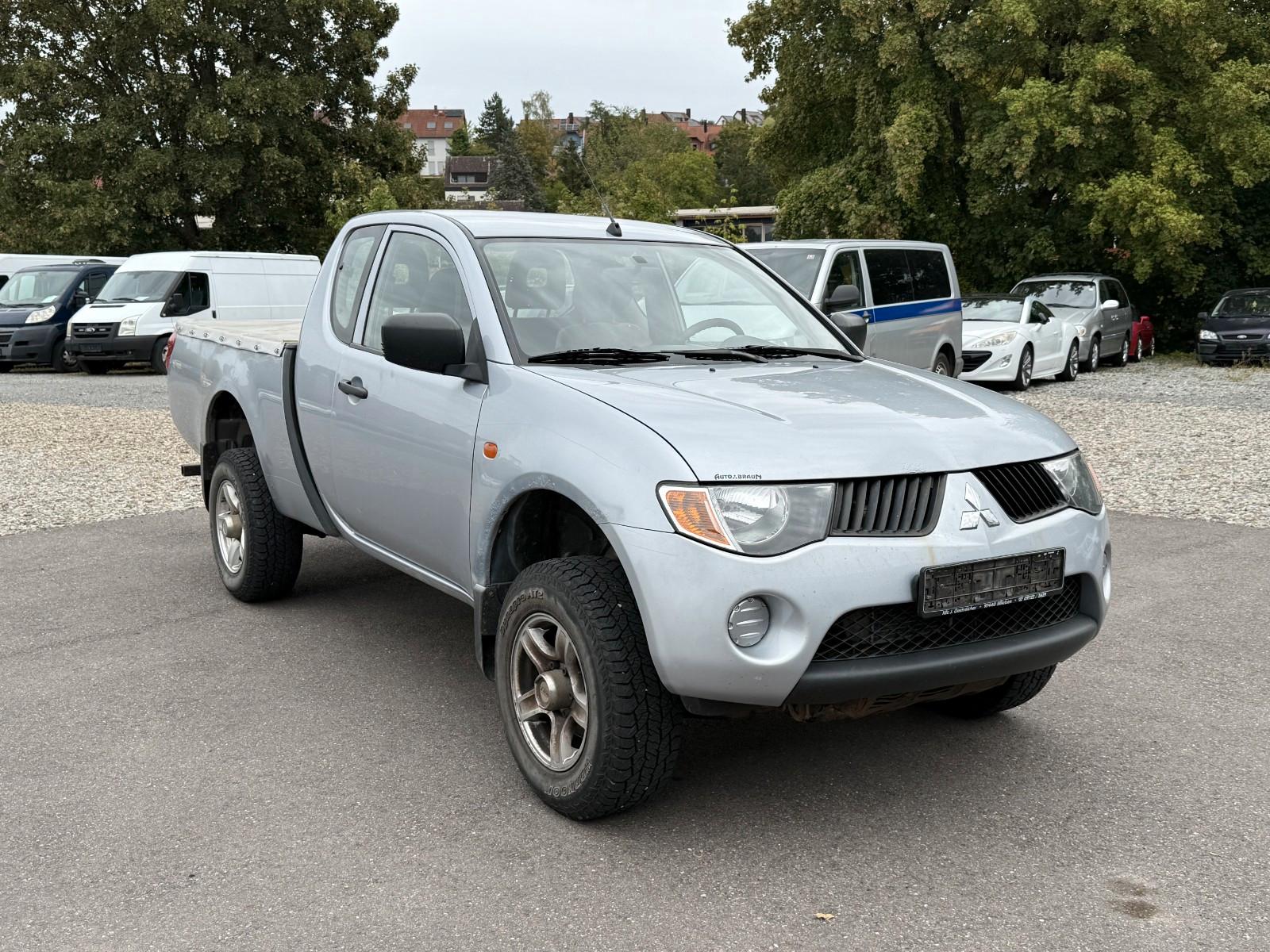 Mitsubishi L200 2.5D Invite ClubCab 4WD AHK Klima Tüv 08.27