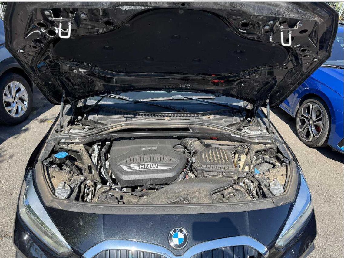 Fahrzeugabbildung BMW 118d AT8 Advan LED/ACC/NAVI/VIRTU/H&K/SHZ/AHK/8F