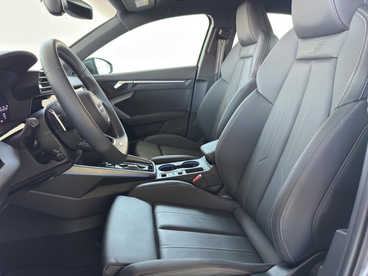 Fahrzeugabbildung Audi S3 Limousine