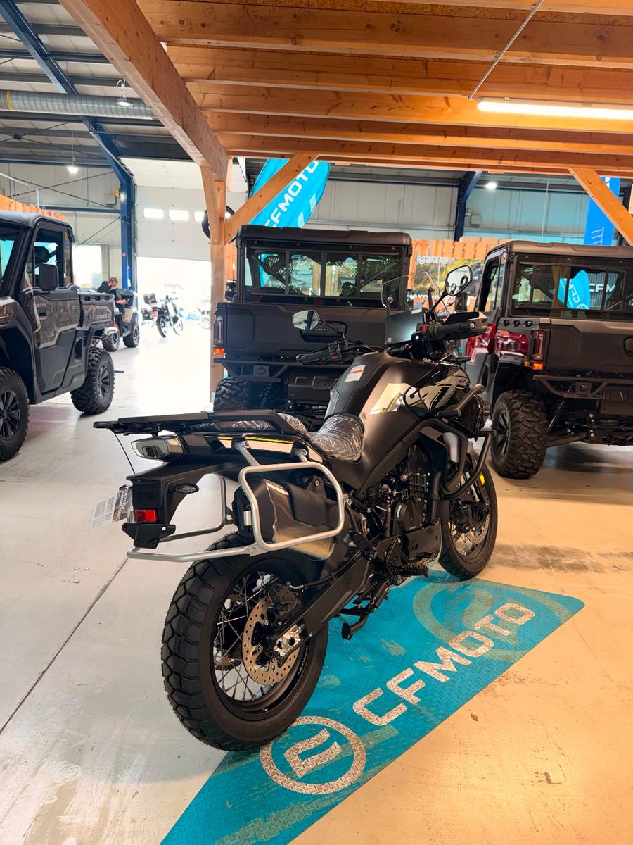 CFMOTO 800 MT Explore inkl Kofferset+ Sturzbügel