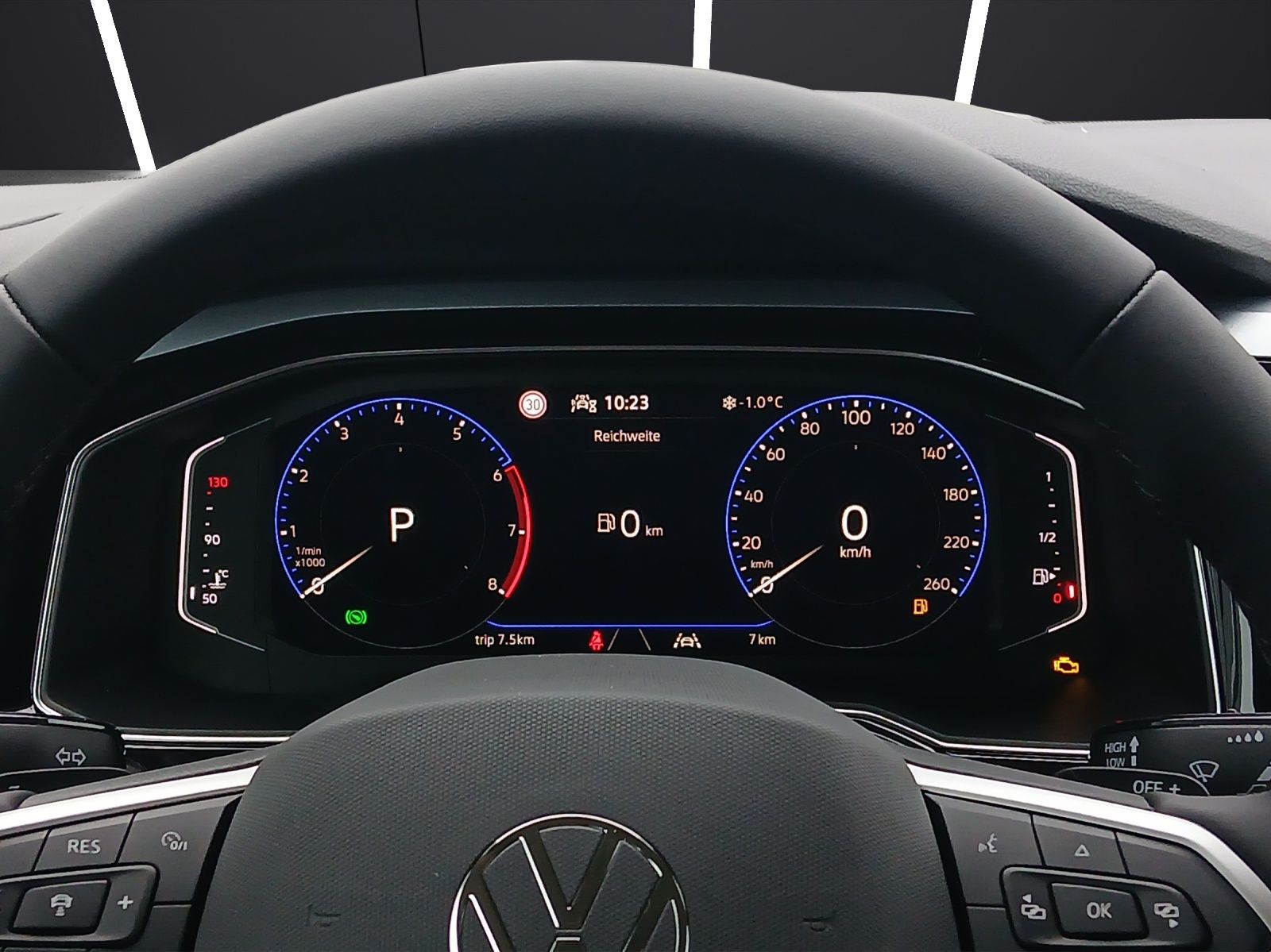 Fahrzeugabbildung Volkswagen Polo Energy TSI DSG LED ACC SH RearView AppConne