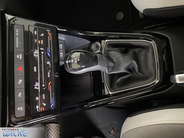 T-Cross 1.0 TSI DSG Style NAVI KLIMA REAR VIEW