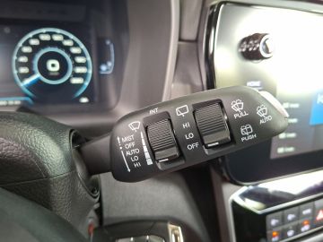 KGM Tivoli NOMAD 1.5 AT Navi°RFK°SHZ°ALU°DAB°CarPlay