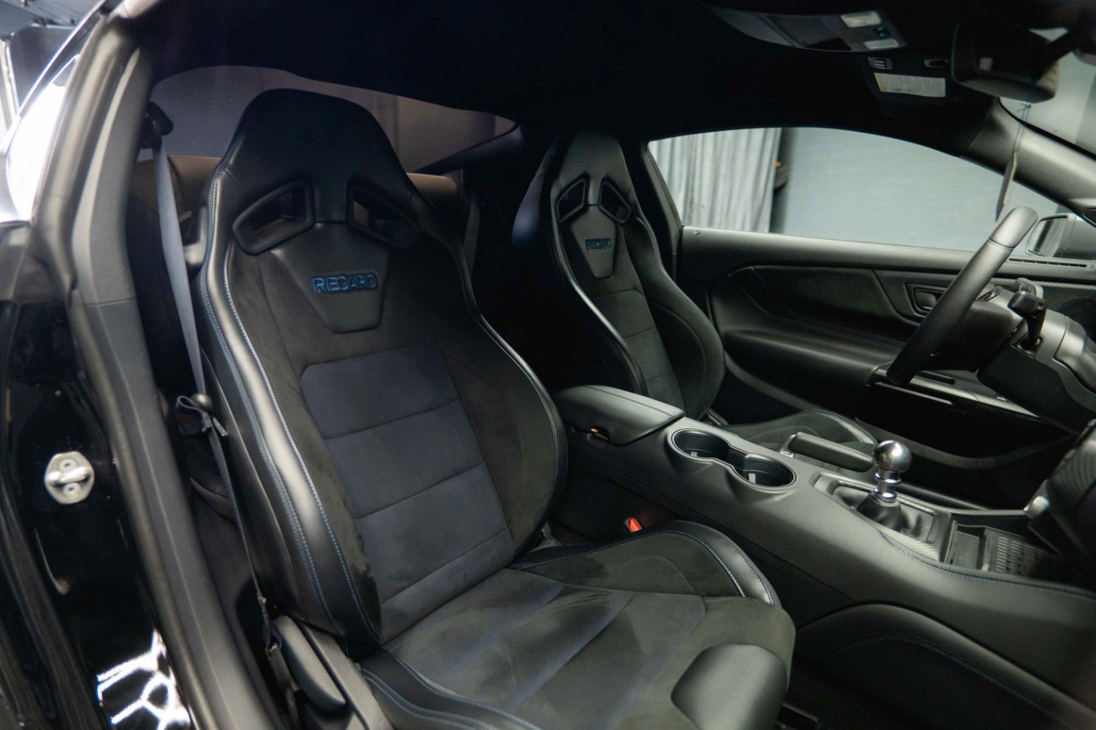 Fahrzeugabbildung Ford Mustang 5.0 Ti-VCT V8 Dark Horse TREMEC 6-Gang