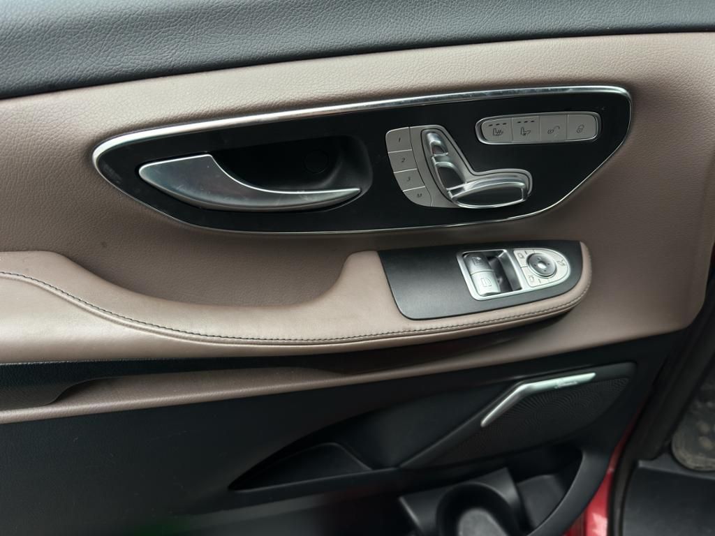 Fahrzeugabbildung Mercedes-Benz V 300 d 4MATIC AVANTGARDE EDITION Lang AHK*Leder