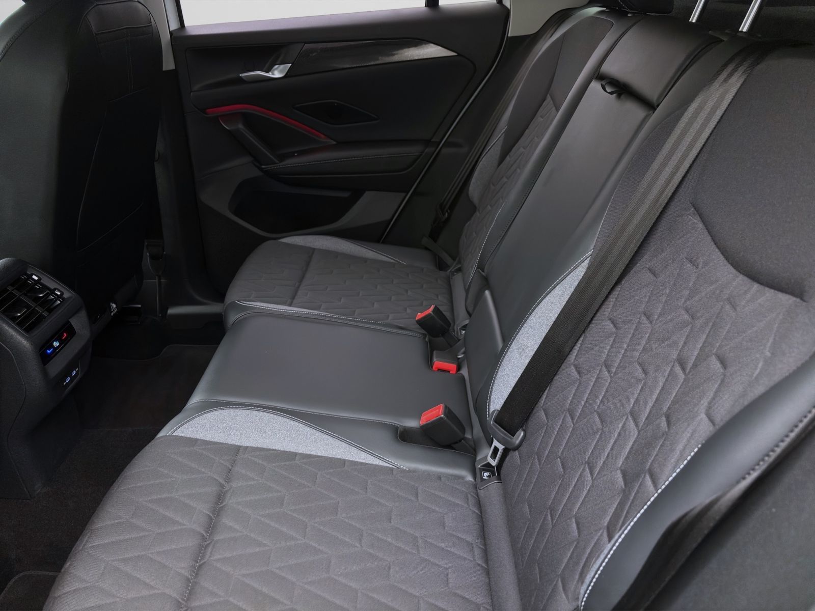 Volkswagen Tiguan - Bild 15