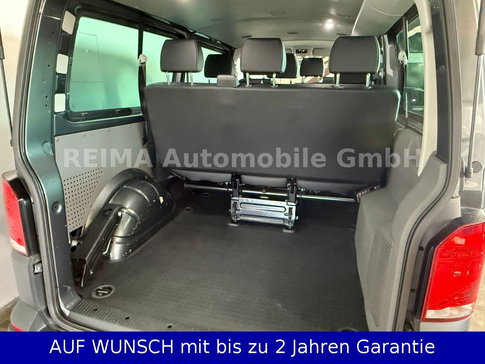 Fahrzeugabbildung Volkswagen T6.1 Bus 2,0 Diesel L 2, 9 Sitzer, Automatik