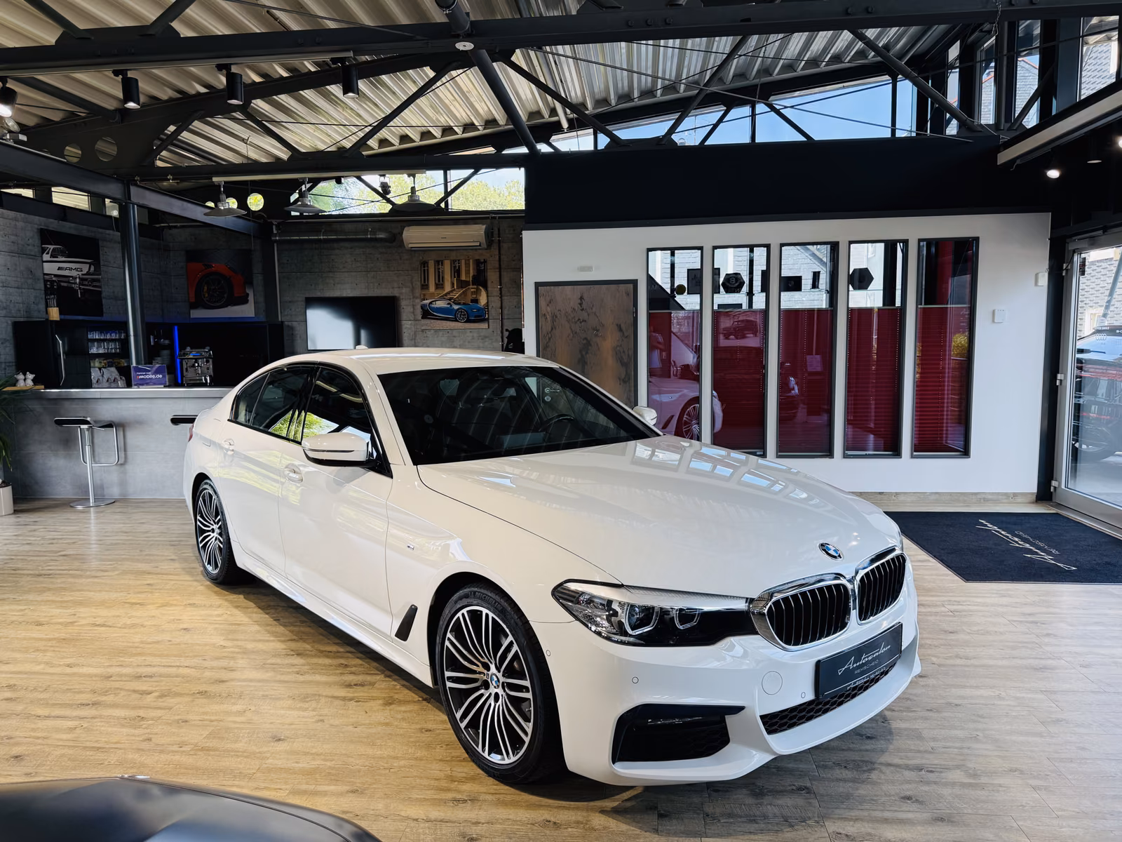 BMW 520 i M Sport*1.HAND*KAMERA*NAVI*DAB+