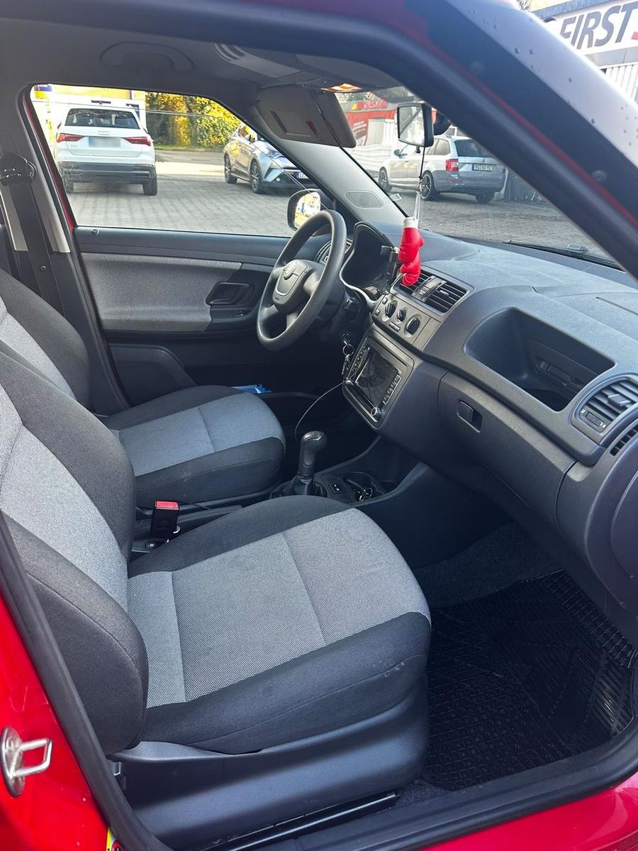 Skoda Fabia 2011 — photo 10