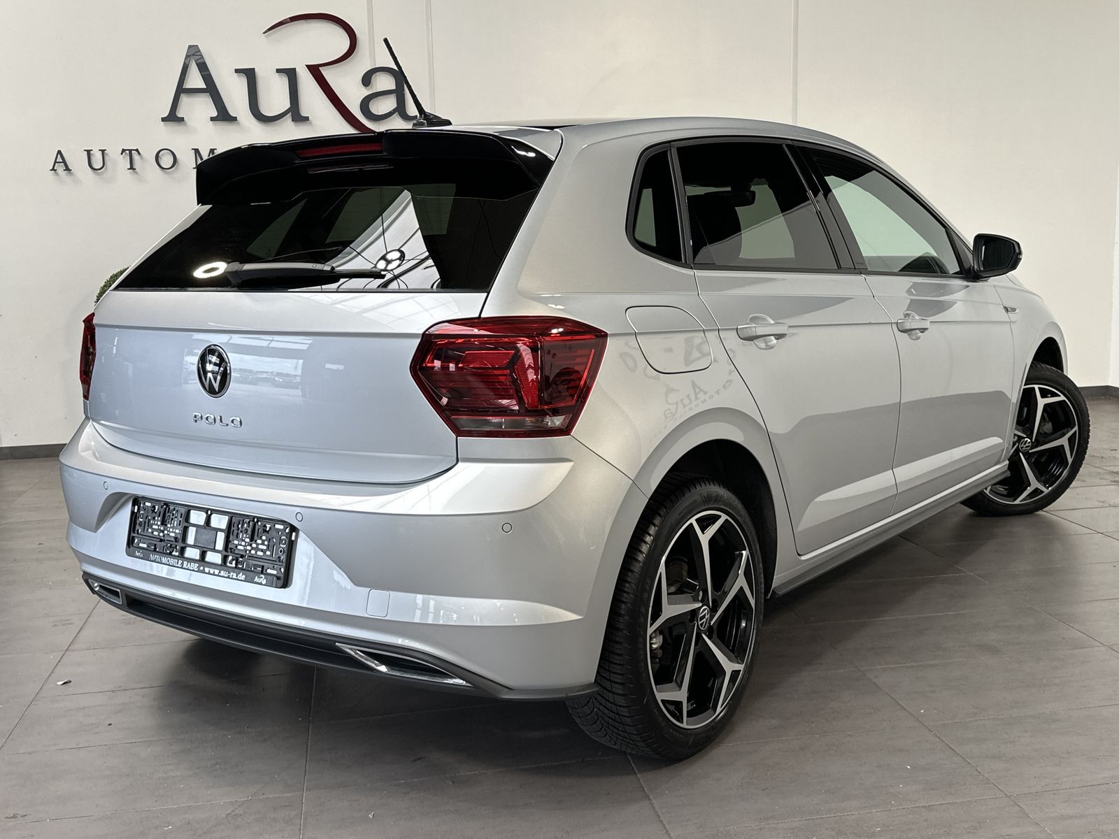 Fahrzeugabbildung Volkswagen Polo 1.0 TSI DSG R-Line NAV+LED+DIGDISPLAY+BEATS