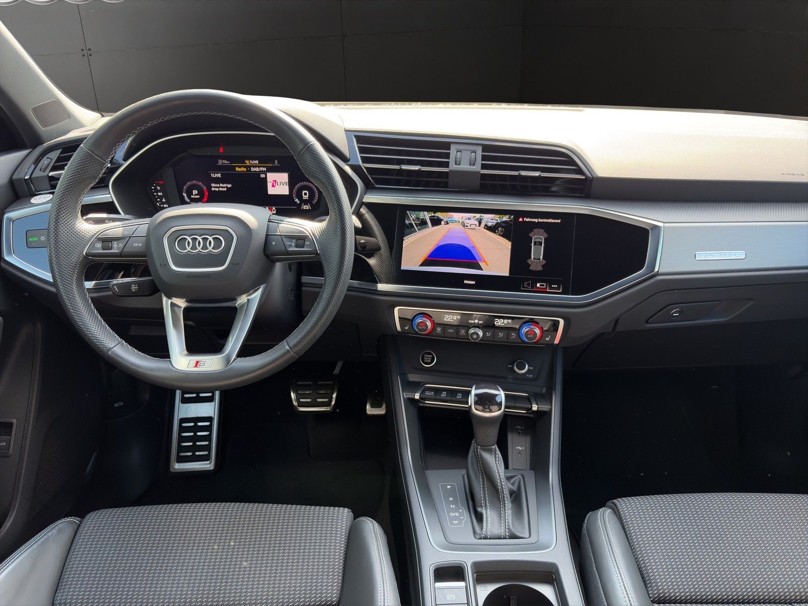 Audi Q3 Sportback 40 TFSI q. S line AHK+Kamera+Matrix foto 14