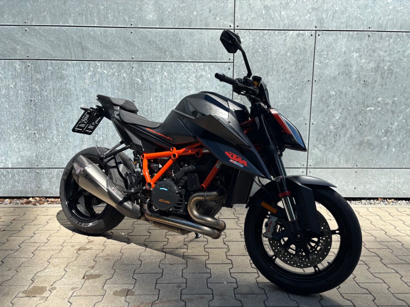 Fahrzeugabbildung KTM 1290 Super Duke R Akrapovic aus 1. Hand