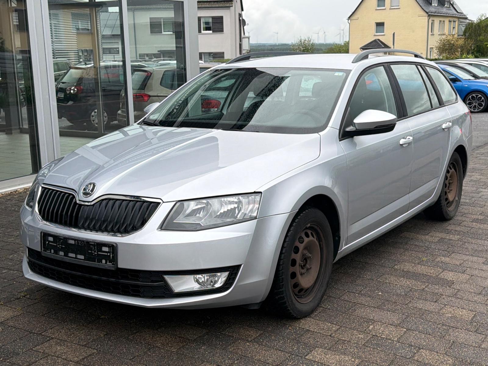 Skoda Octavia Combi Ambition 4x4+AHK+Tempom+PDC H+