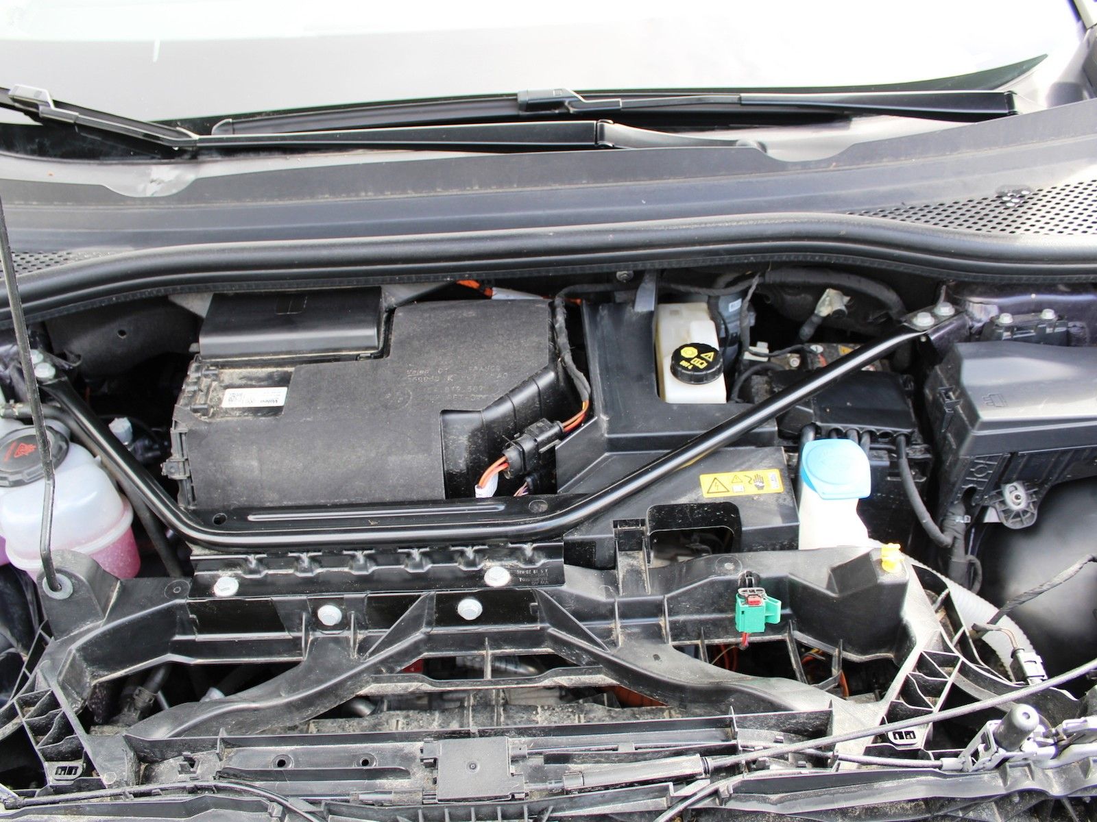 Audi Q4 e-tron 45 quattro AHK LED NAVI 19 Zoll Top foto 14