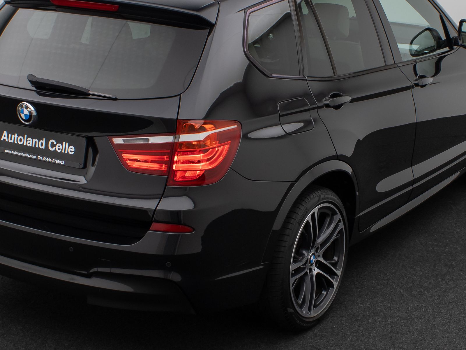 Fahrzeugabbildung BMW X3 xD35d M Sport Panorama Kamera HUD HiFi Komfor