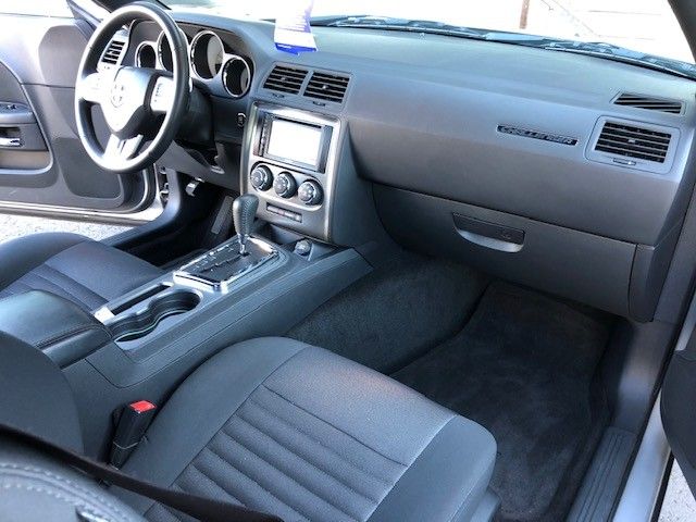 Fahrzeugabbildung Dodge Challenger 12er 5.7 HEMI RT Navi 20 Zoll Tiefer
