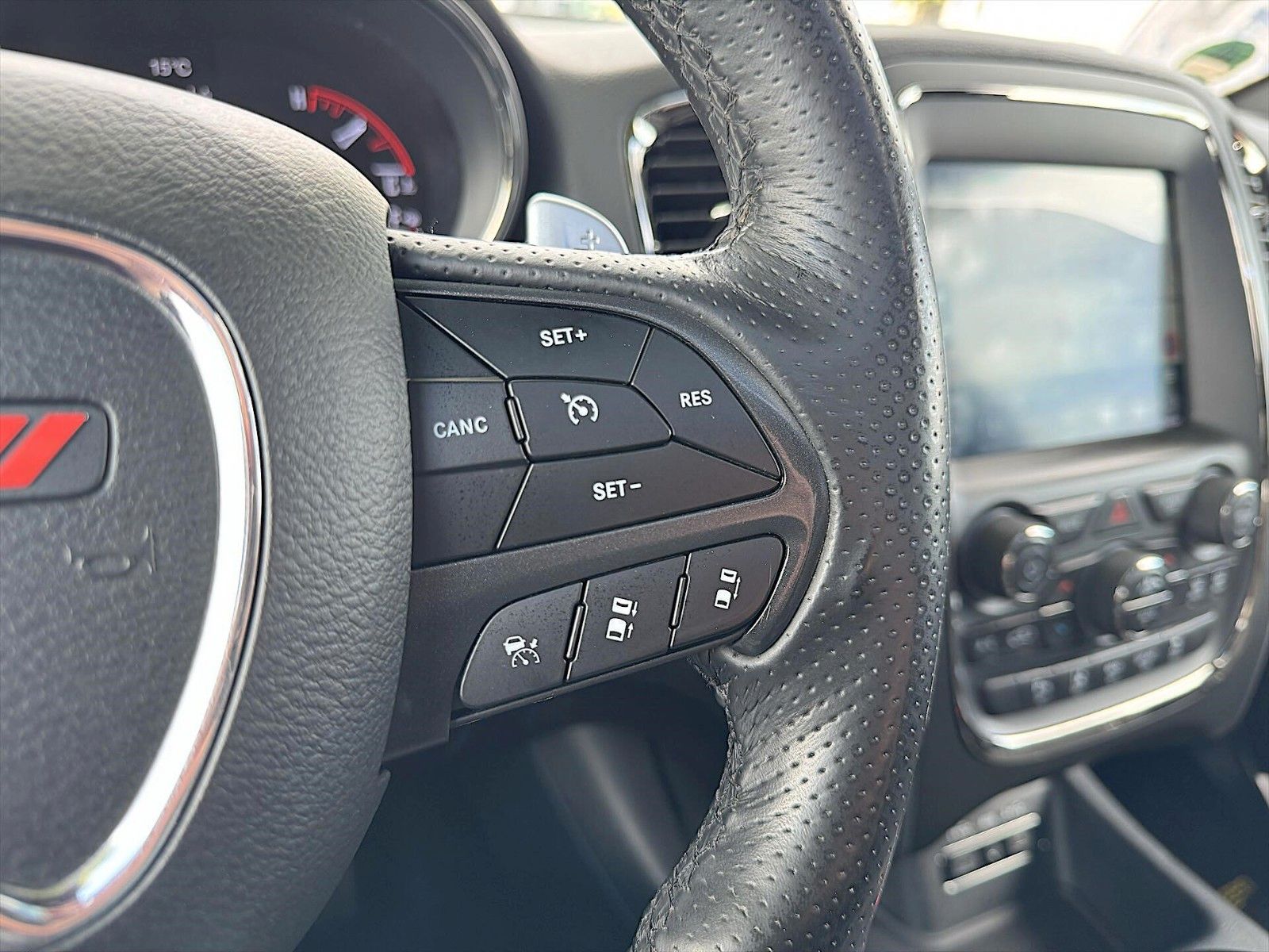 Fahrzeugabbildung Dodge Durango 5.7 V8 R/T 4x4 Night Paket *LED*7 Sitze*