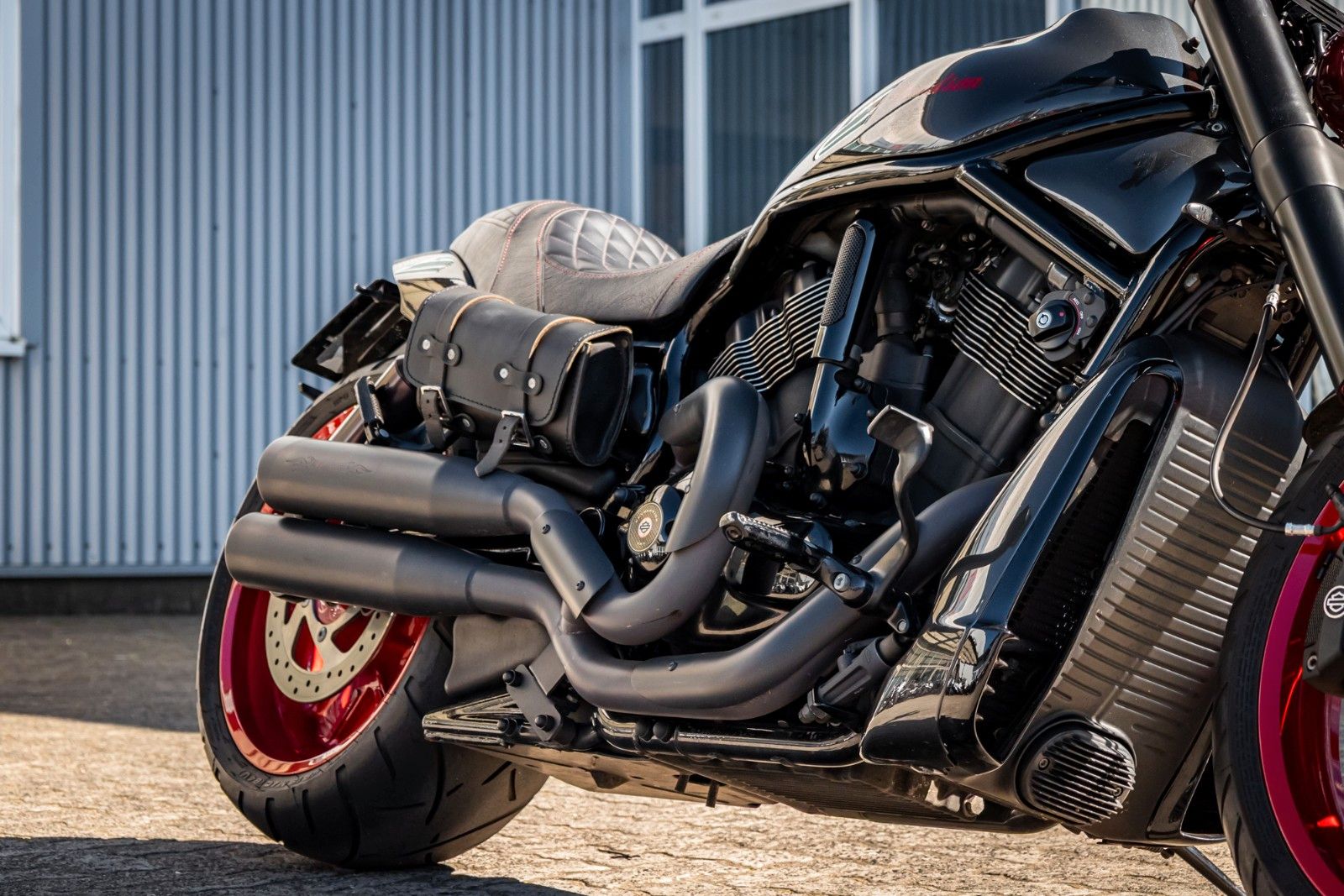 Fahrzeugabbildung Harley-Davidson VRSCDX Night Rod Special- Airride - Remus -