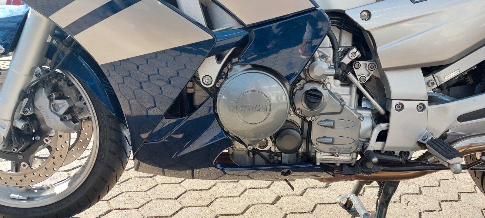 Fahrzeugabbildung Yamaha FJR 1300 A   Nur  33500 KM  inkl Top Case