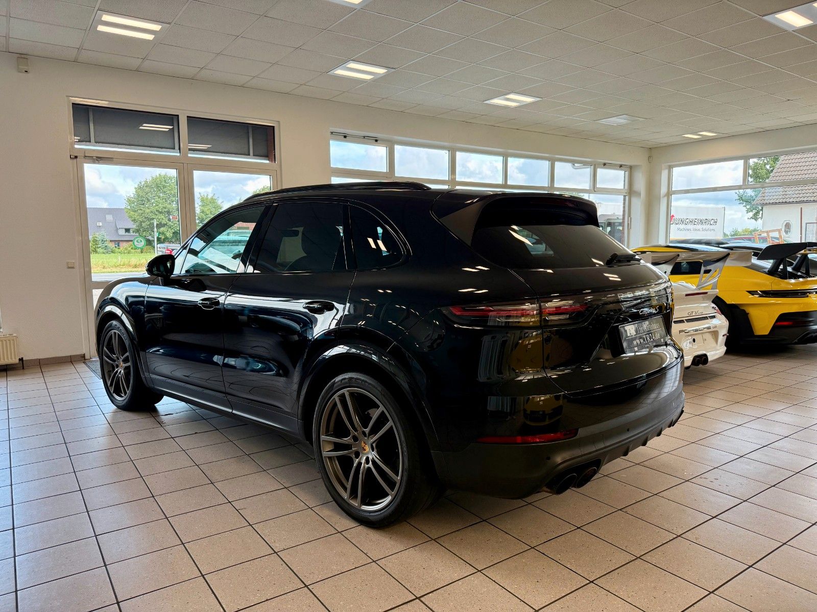 Fahrzeugabbildung Porsche Cayenne S Luftfederung/Panorama/ACC/SportChrono