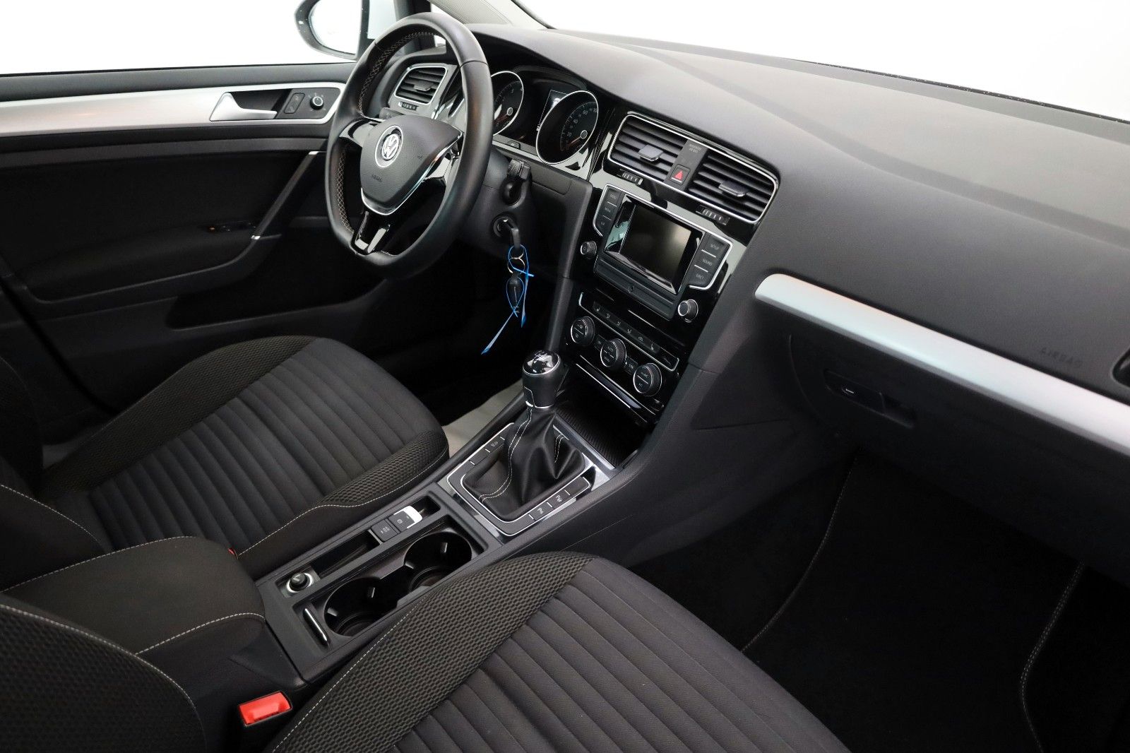 Fahrzeugabbildung Volkswagen Golf VII Lim. Cup SH,PDC vo.+hi.,Allwetterreifen