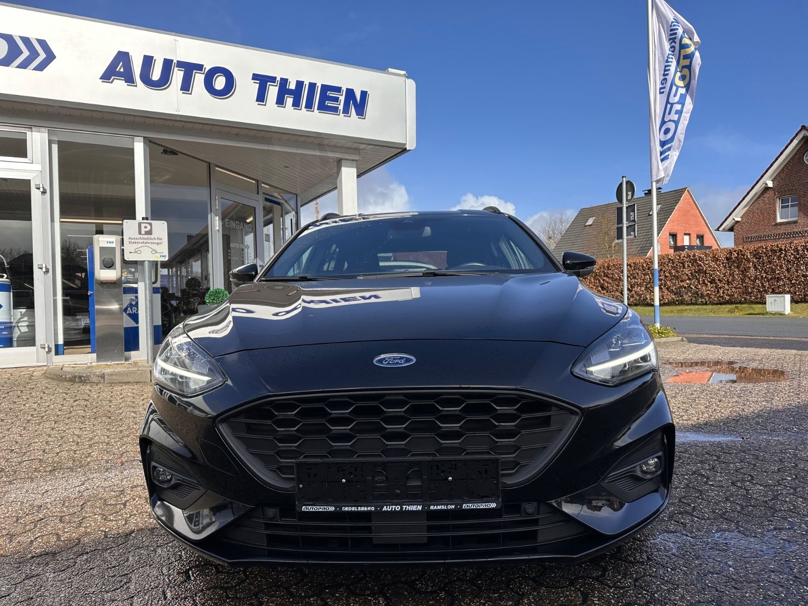 Fahrzeugabbildung Ford Focus Turnier ST-Line 1.5 EB ACC/eHeck/LED/Navi