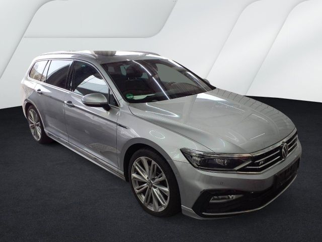 Volkswagen Passat Variant R-Line2.0TDI DSG Matrix Navi