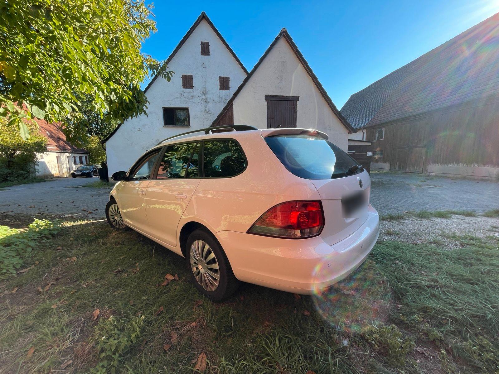 Volkswagen Golf 2010 — engine 140 HP (103kW)