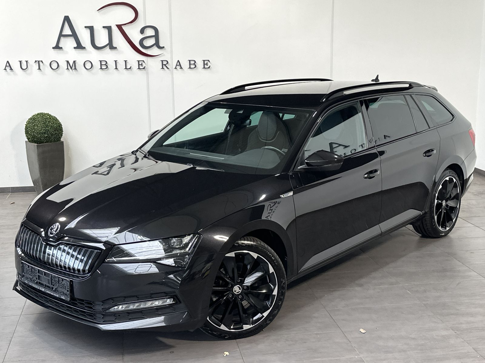 Fahrzeugabbildung SKODA Superb Combi 1.4 TSI iV DSG Sport NAV+LED+AHK+SH