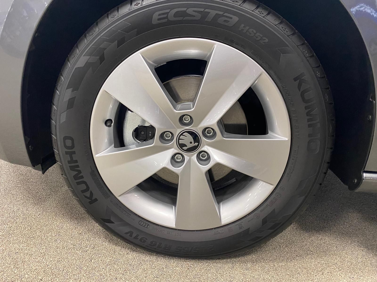 Fahrzeugabbildung SKODA Scala 1.0 TSI Selection APP+KLIMA+RFK+SITZHEIZ++