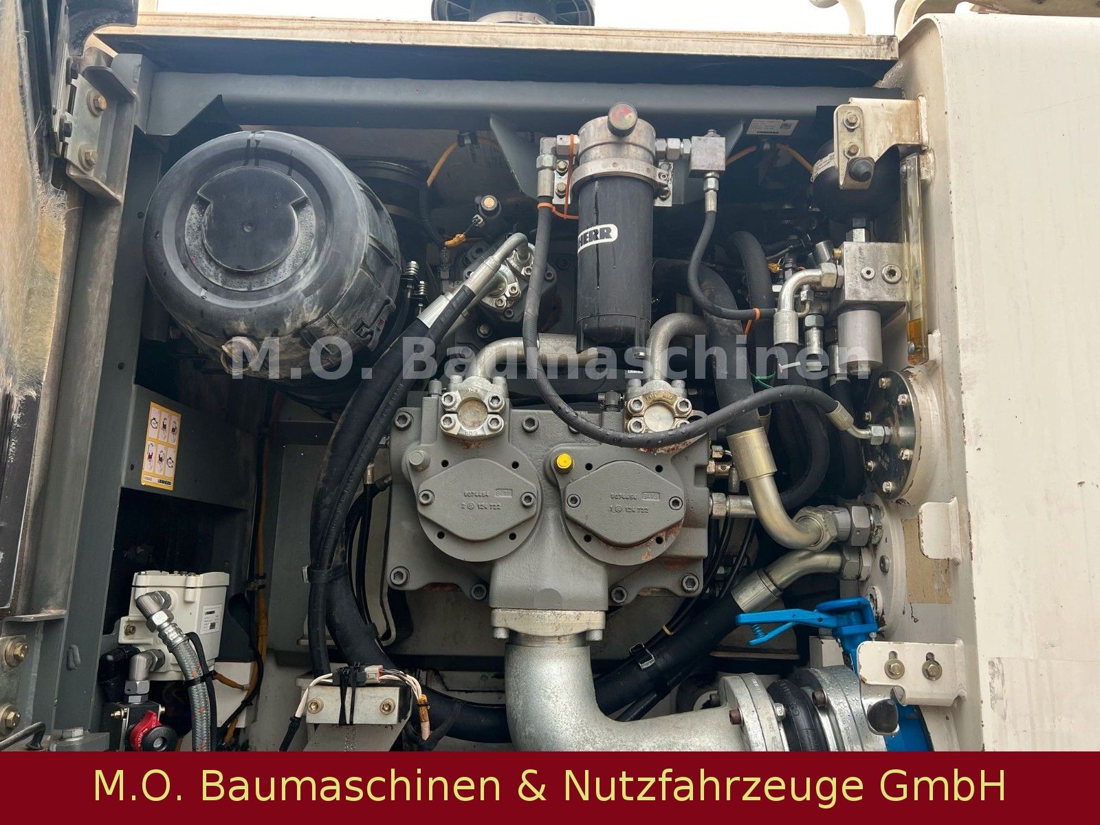 Fahrzeugabbildung Liebherr R 946 LC / AC / SW / Hammerline /