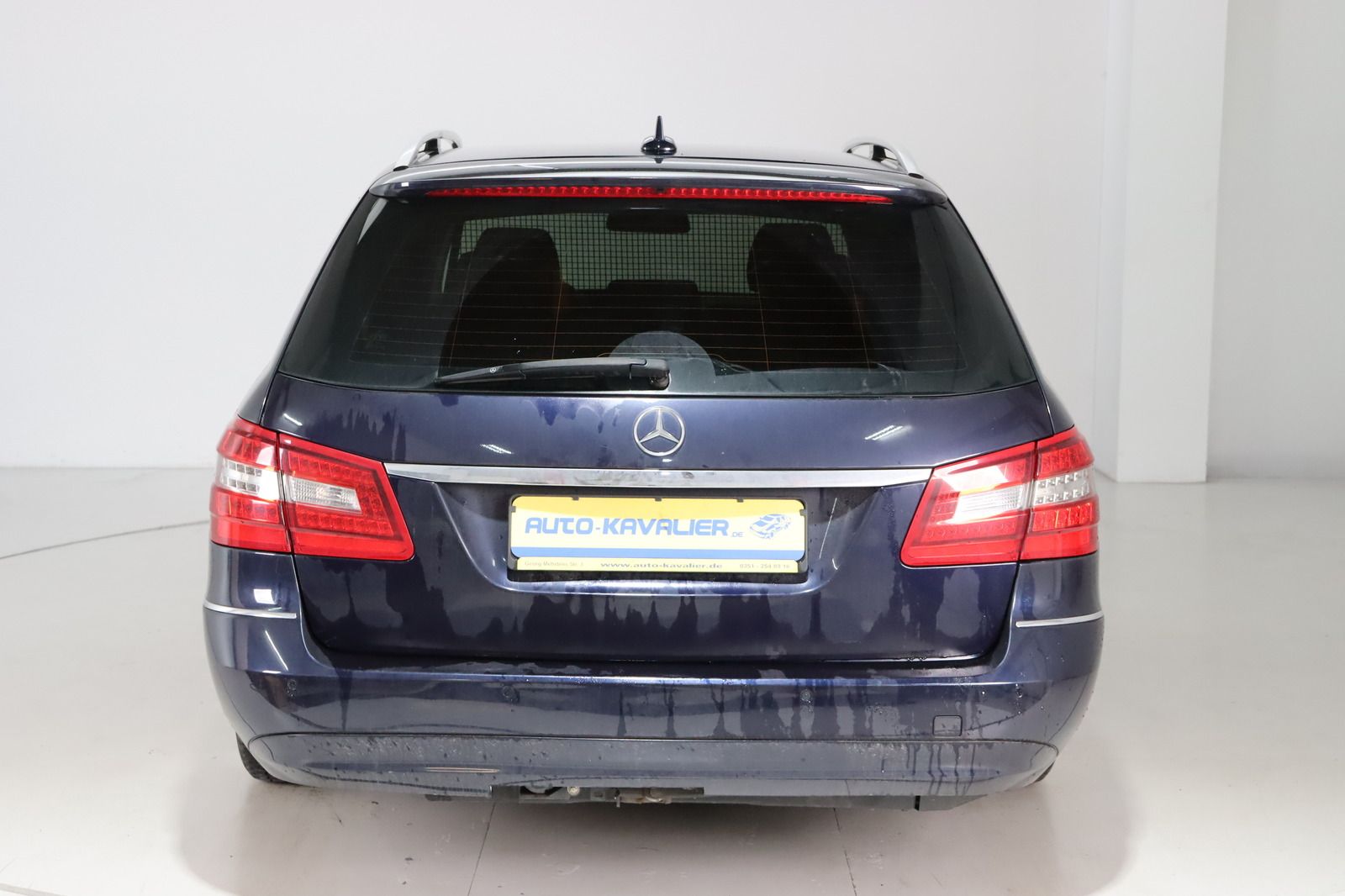 Fahrzeugabbildung Mercedes-Benz E 220 CDI T BlueEFFICIENCY Avantgarde