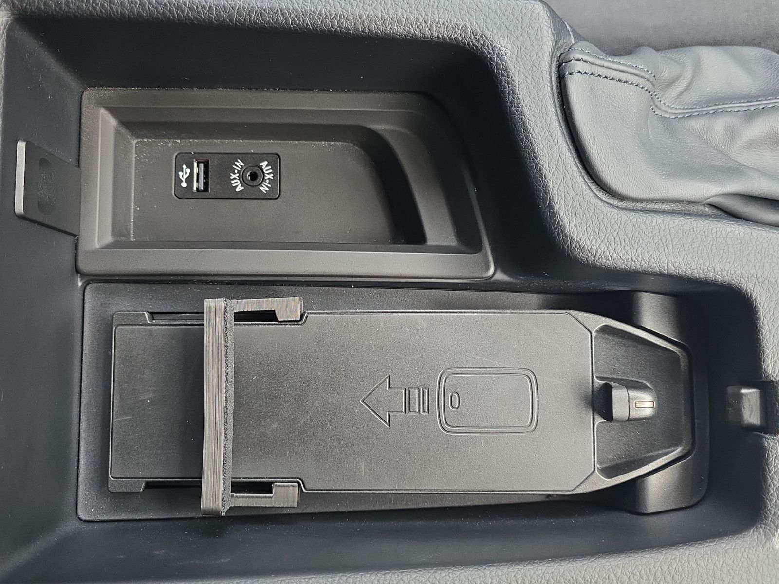 Fahrzeugabbildung BMW 330 e iPerformance M-Sportpaket +LED+ALCANTARA