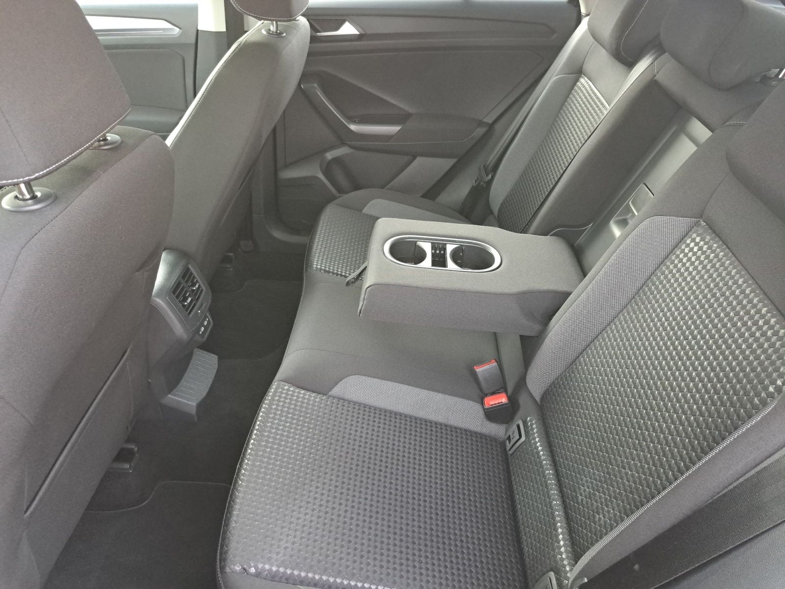 Volkswagen T-Roc - Bild 15