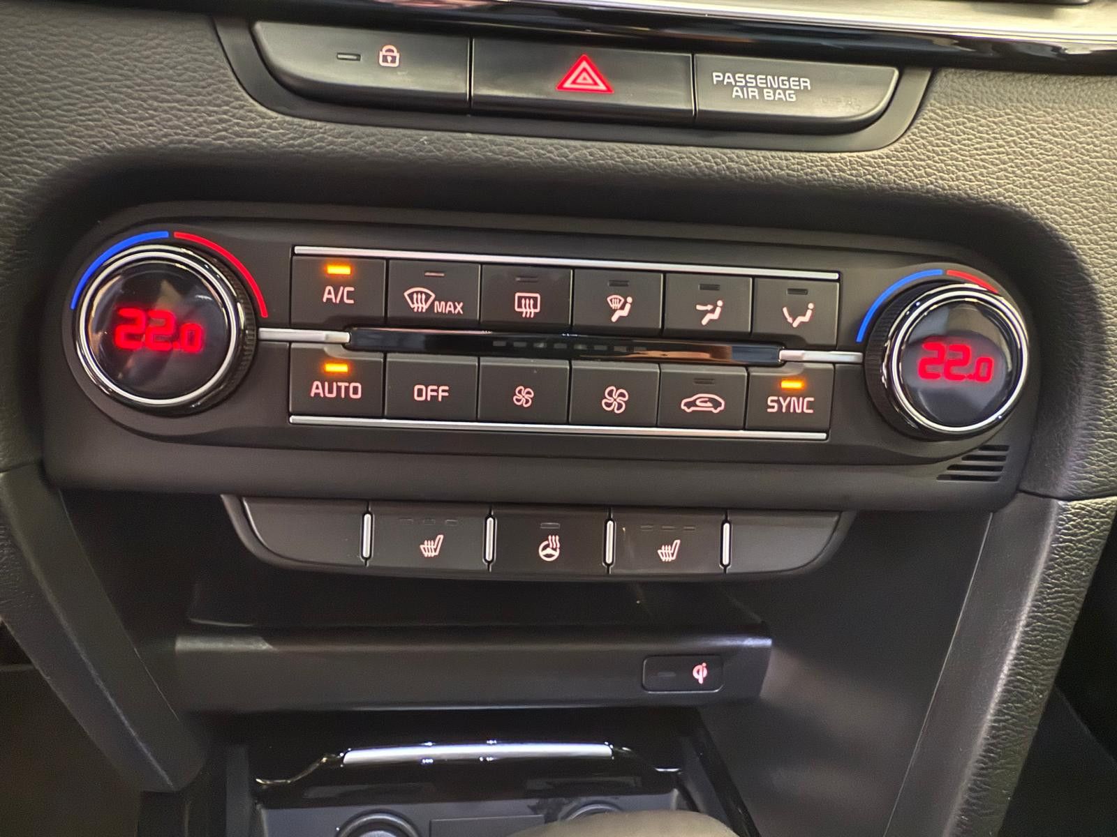 Fahrzeugabbildung Kia XCeed Black Xdition/WENIG KM/PANO/CARPLAY/SOUND