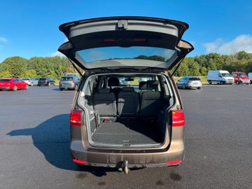 Volkswagen Touran - 8