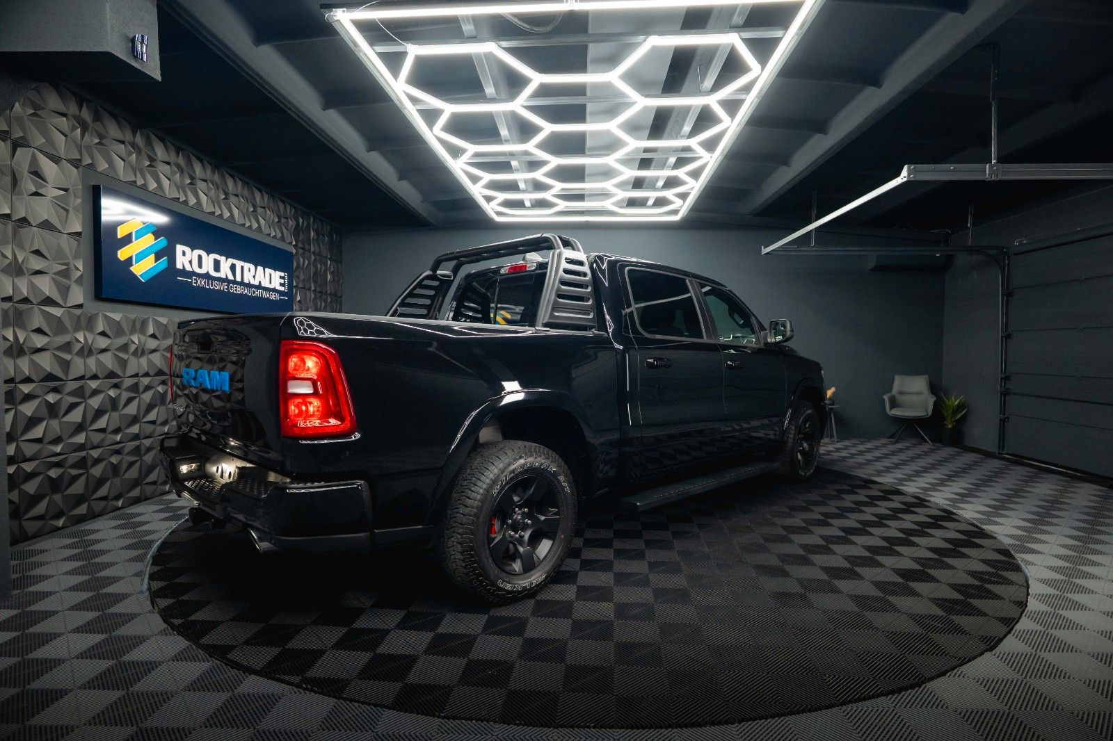 Fahrzeugabbildung Dodge RAM 3.0 MY 25 TWIN TURBO BLACK EDITION *LED*ACC*
