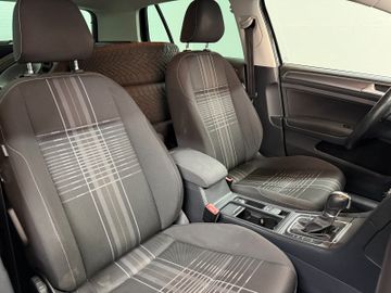Volkswagen Golf - 12