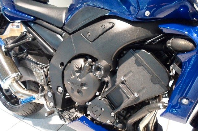 Fahrzeugabbildung Yamaha FZ1 mit Quickshifter & BOS Endschalldämpfer