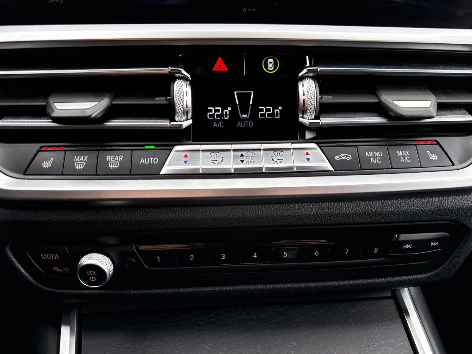 Fahrzeugabbildung BMW 330i Touring M-Sport ACC NAV HUD 360° PDC Laser
