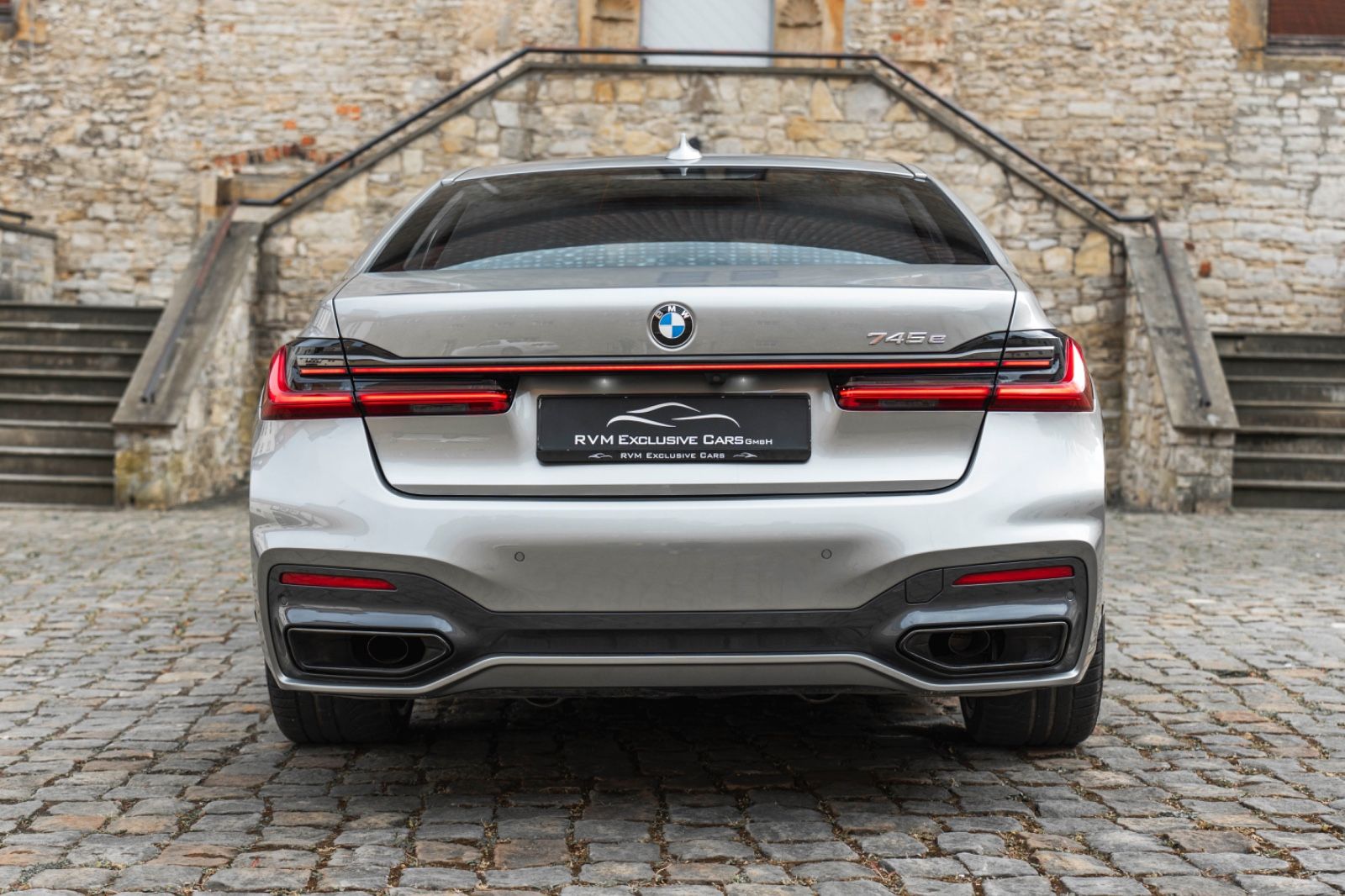 Fahrzeugabbildung BMW 745 e M Sportpaket Laserlicht Head Up Harman