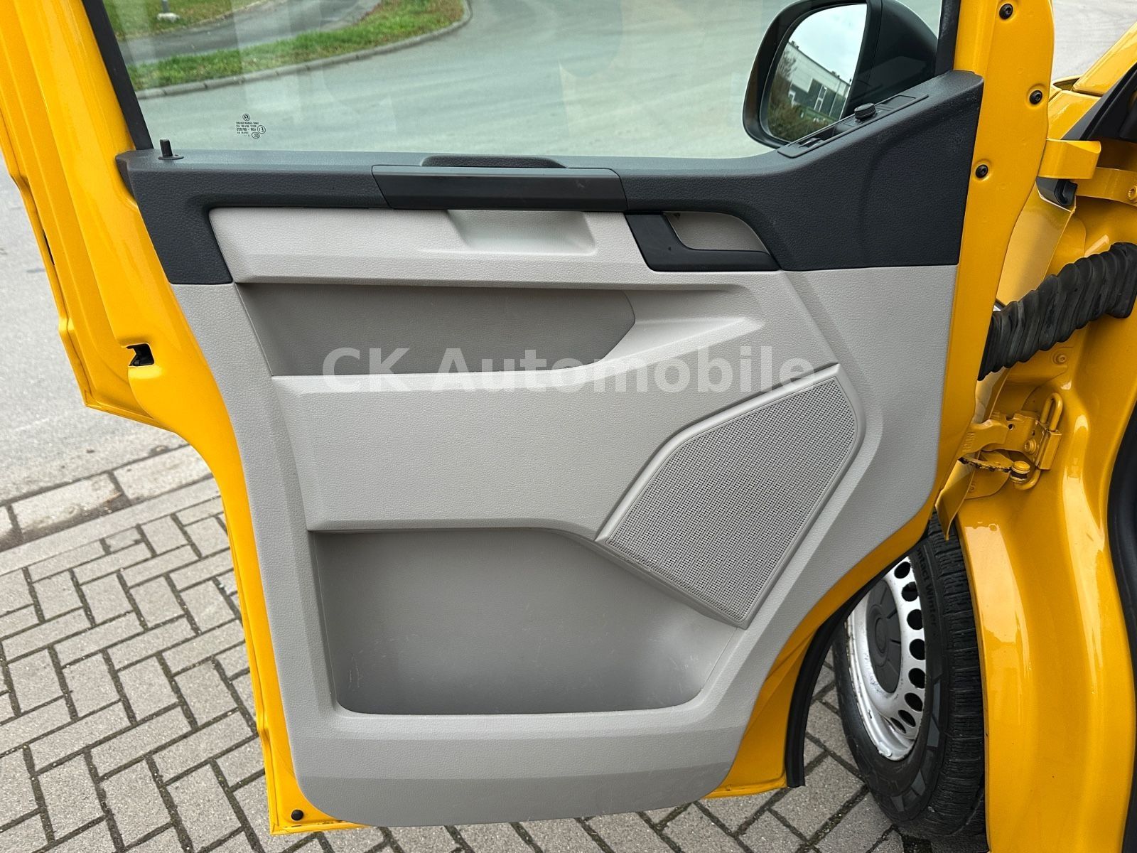 Fahrzeugabbildung Volkswagen T6 Transporter Kasten lang 2.0TDI/Klima/AHK 2.5T