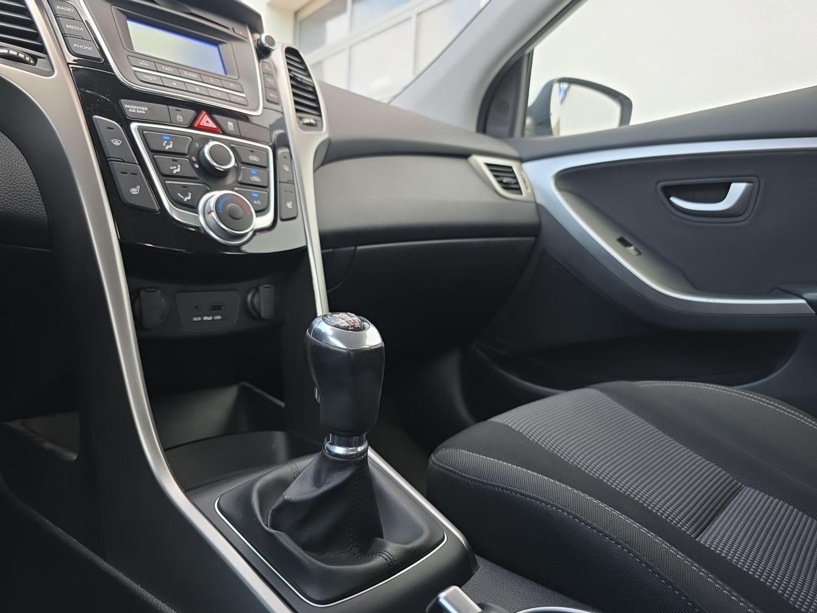Hyundai i30 1.4 Classic Sitzheizung PDC Bluetooth Klima