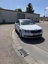 Skoda Superb 2.0TDI DSG Keyless+Navi+BT+SO... - gebrauchte Skoda Superb aus dem Jahr 2014