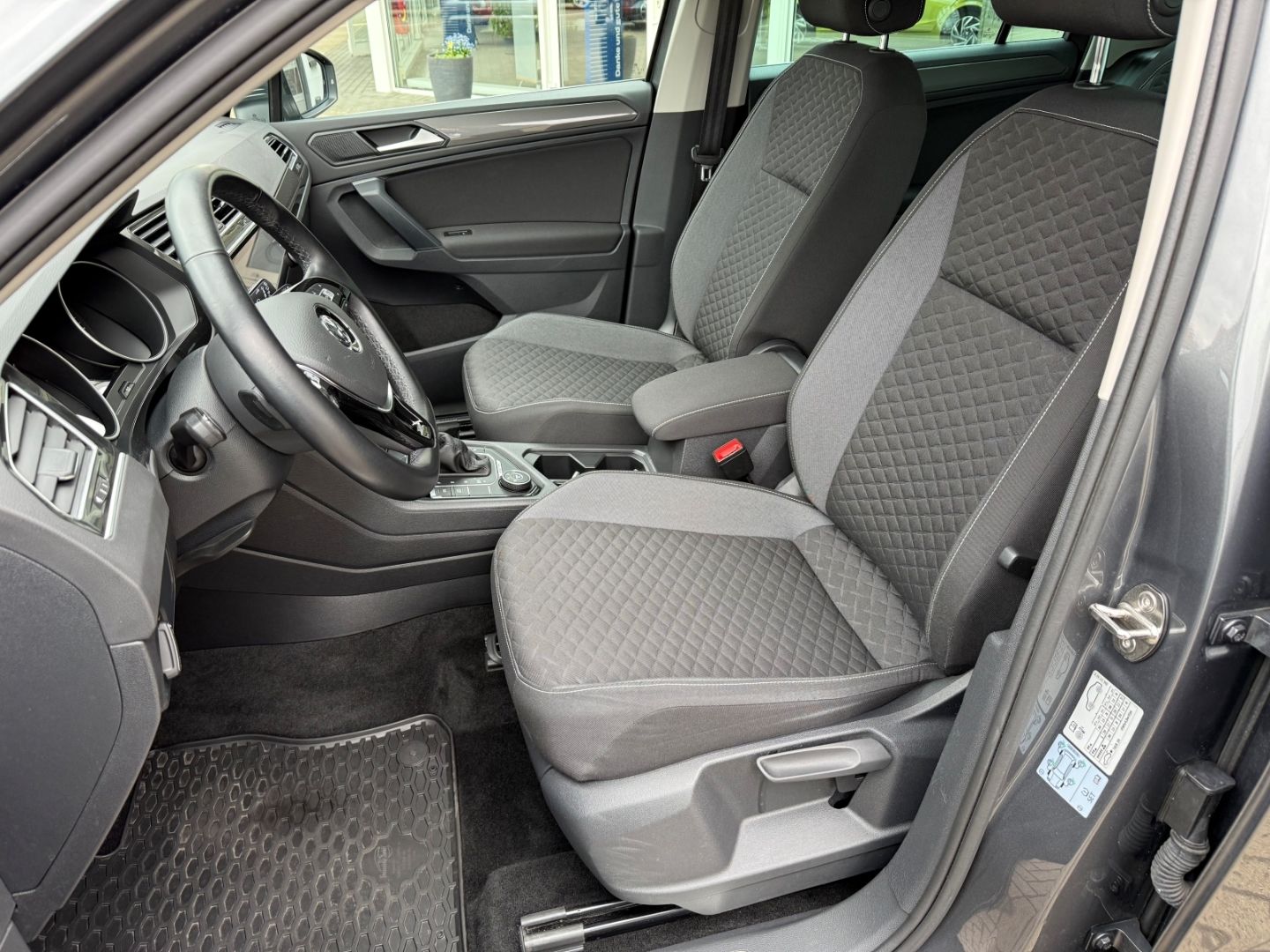 VW Tiguan Join Start-Stopp 4Motion 2.0 TDI BMT EU6d - Image 11