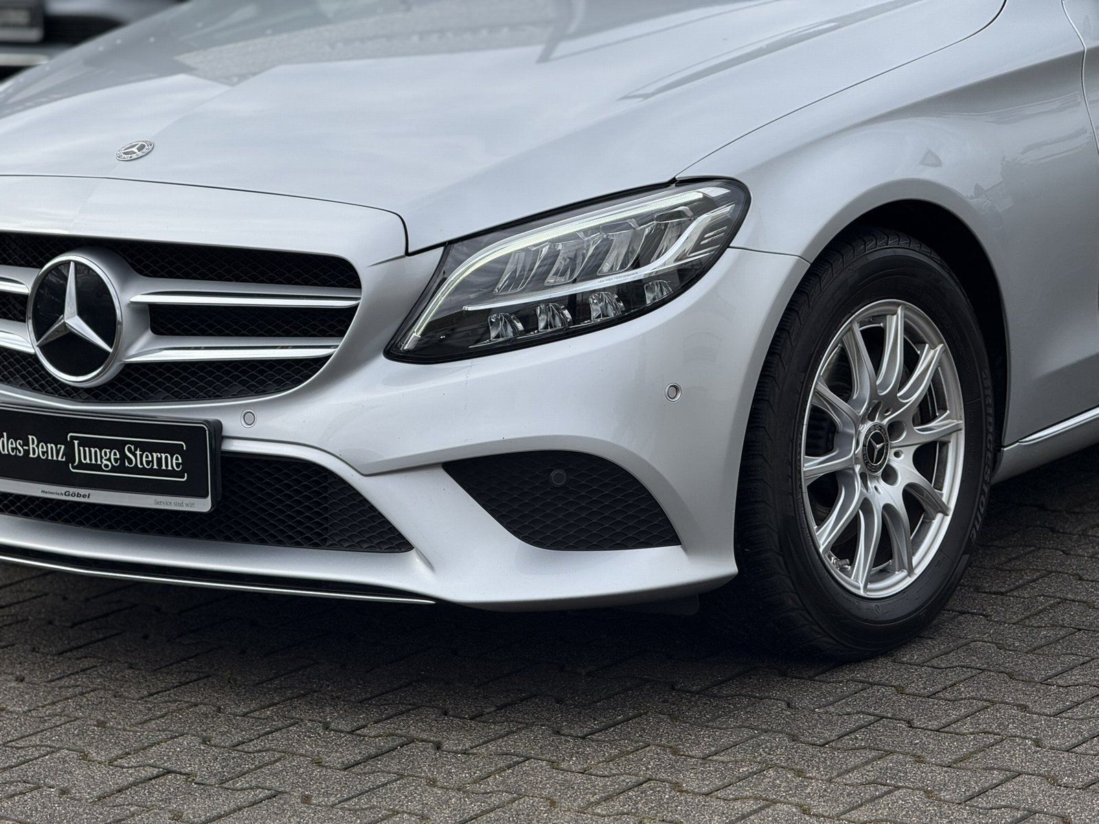 Fahrzeugabbildung Mercedes-Benz C 220 d T AVANTGARDE*LED*KAMERA*NAVI*