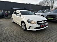 Mercedes-Benz A 180+Automatik+Keyless+Leder+Navi+Temp+PDC