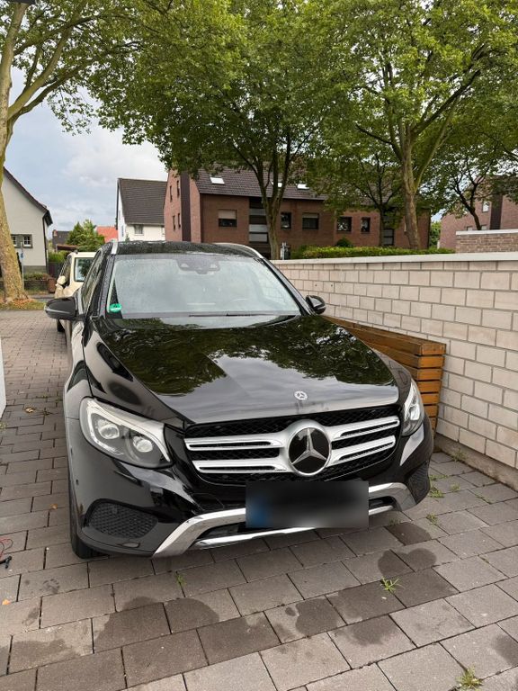 Image of Mercedes-Benz GLC 250