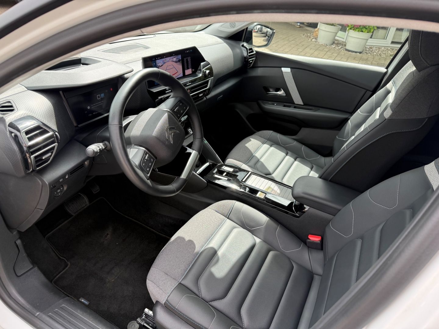Fahrzeugabbildung Citroën C4 Shine SHZ+LHZ+Kamera+Allwetter